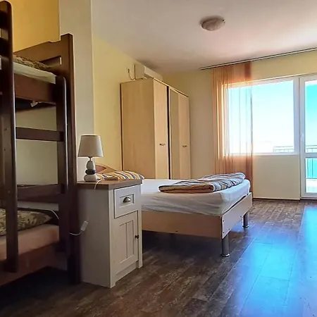 Ваканционна къща грейп хаус *