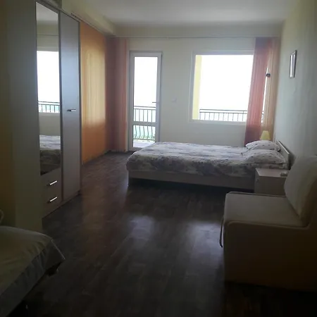 Ваканционна къща грейп хаус Бяла