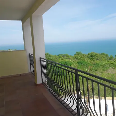 грейп хаус Ваканционна къща Бяла