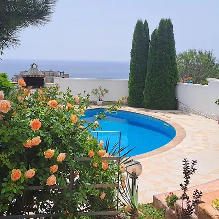 Byala Grape House بيت للعطل