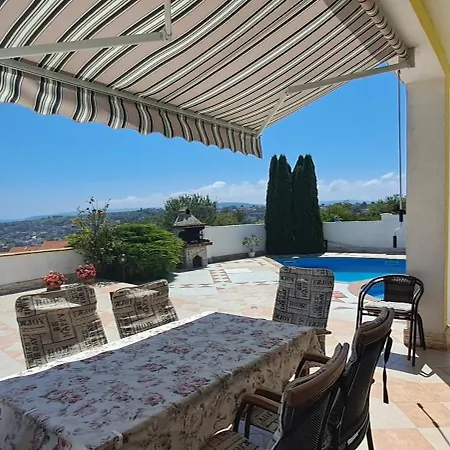 Byala Grape House بيت للعطل *