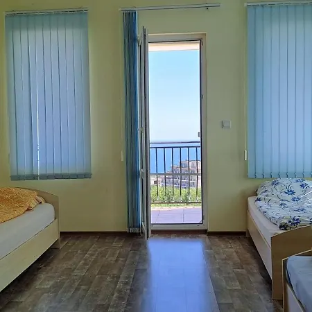 Byala Grape House بيت للعطل بايالا