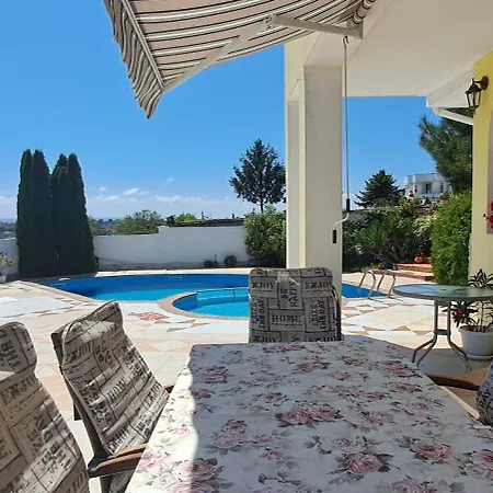 Byala Grape House بيت للعطل *