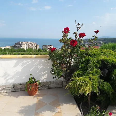 بيت للعطل Byala Grape House *