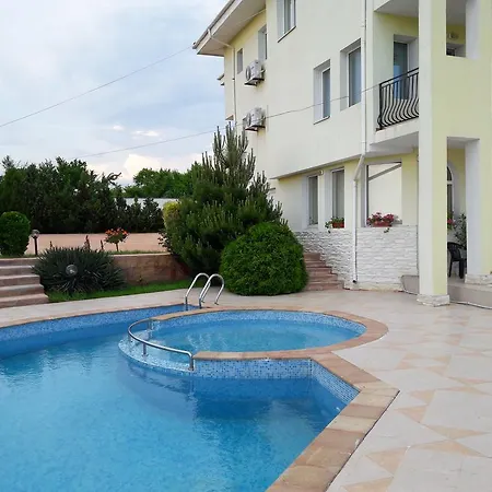 بيت للعطل Byala Grape House