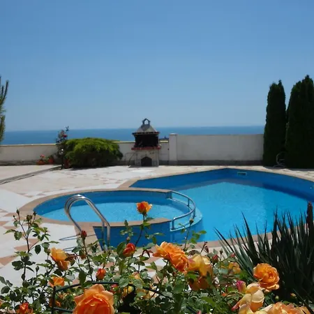 Byala Grape House بايالا