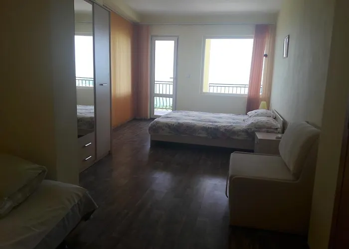 Semesterbostad Byala Grape House Bjala